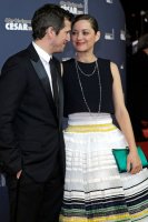 marion-cotillard-and-actor-guillaume-canet-pose.jpg
